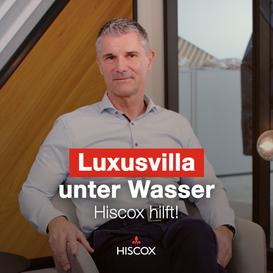 Vorschaubild des Videos über einen massiven Wasserschaden im Ferienhaus, auf dem der Hiscox Underwriter Markus Rupp zu sehen ist