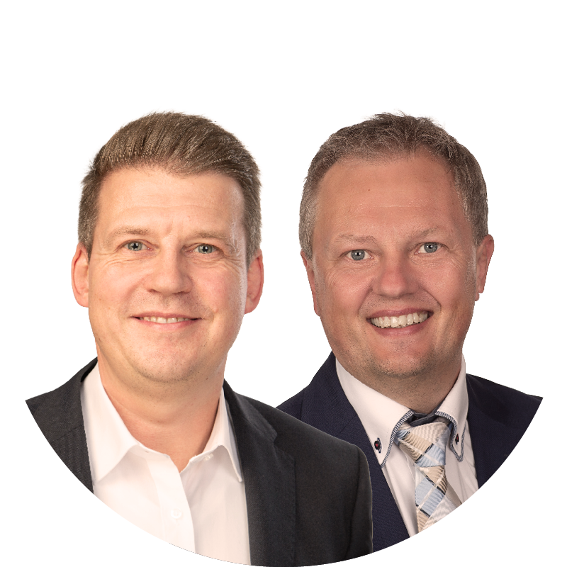 Im Bild sind zwei Referenten der Hiscox IDD Days 2026. Links Lars Besse von Hiscox, rechts Jens Hebecker Vorstand bei Versteegen Assekuranz