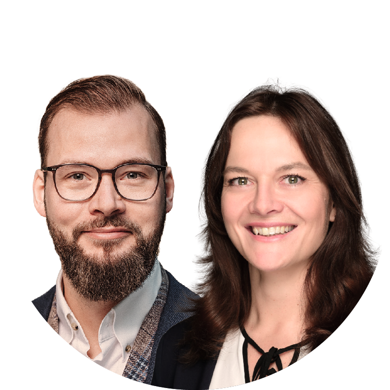 Links im Bild Lukas Reike-Kunze von HiSolutions und und rechts im Bild Martina Korch von Hiscox
