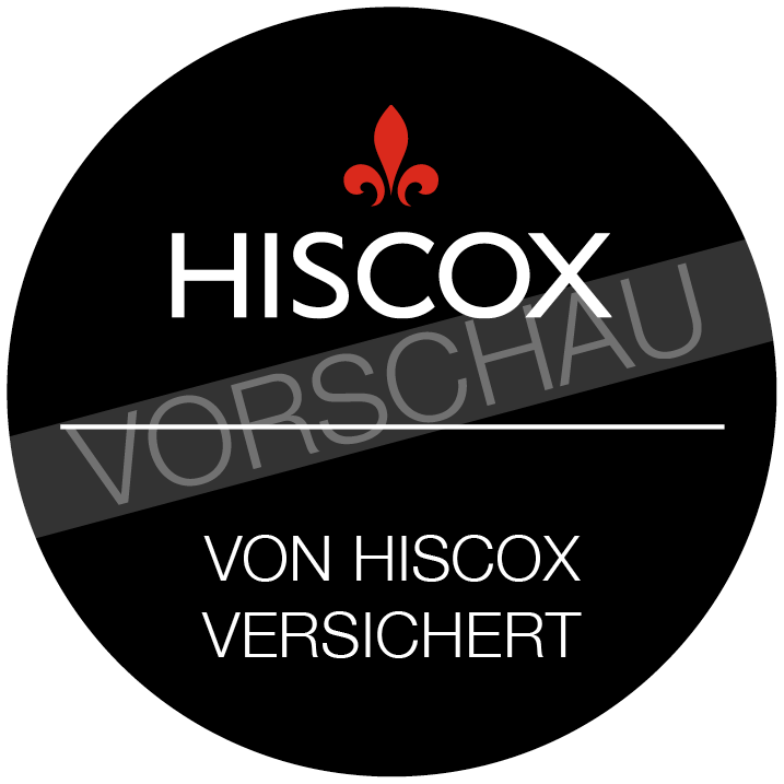 Schwarzer Kreis mit rotem Fleur-de-Lis-Symbol, Text ‚HISCOX‘ und ‚VON HISCOX VERSICHERT‘; grauer Balken mit dem Wort ‚VORSCHAU‘ darüber.
