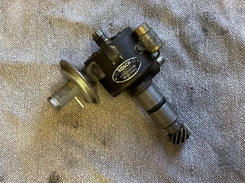 Bosch mechanische Einspritzpumpe, Modellnummer 0 231 178 009, die in Verbrennungsmotoren verwendet wird, um Kraftstoff unter hohem Druck zu den Zylindern zu liefern.