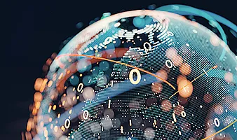 Visualisierung einer digitalen, leuchtenden Weltkugel aus Punkten und Linien, überlagert von Zahlen und Datenströmen.