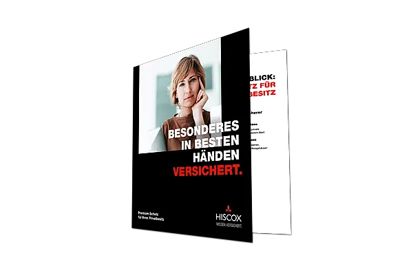 Broschüre mit dem Titel „BESONDERES IN BESTEN HÄNDEN VERSICHERT.“ – bewirbt den Premiumschutz für Privatkunst durch die Hiscox Kunstversicherung; eine Person ist teilweise auf dem Cover zu sehen.