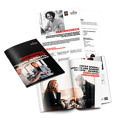 Mehrere aufgeschlagene und geschlossene Broschüren und Dokumente der Firma Hiscox, die verschiedene Versicherungsinformationen und -angebote darstellen
