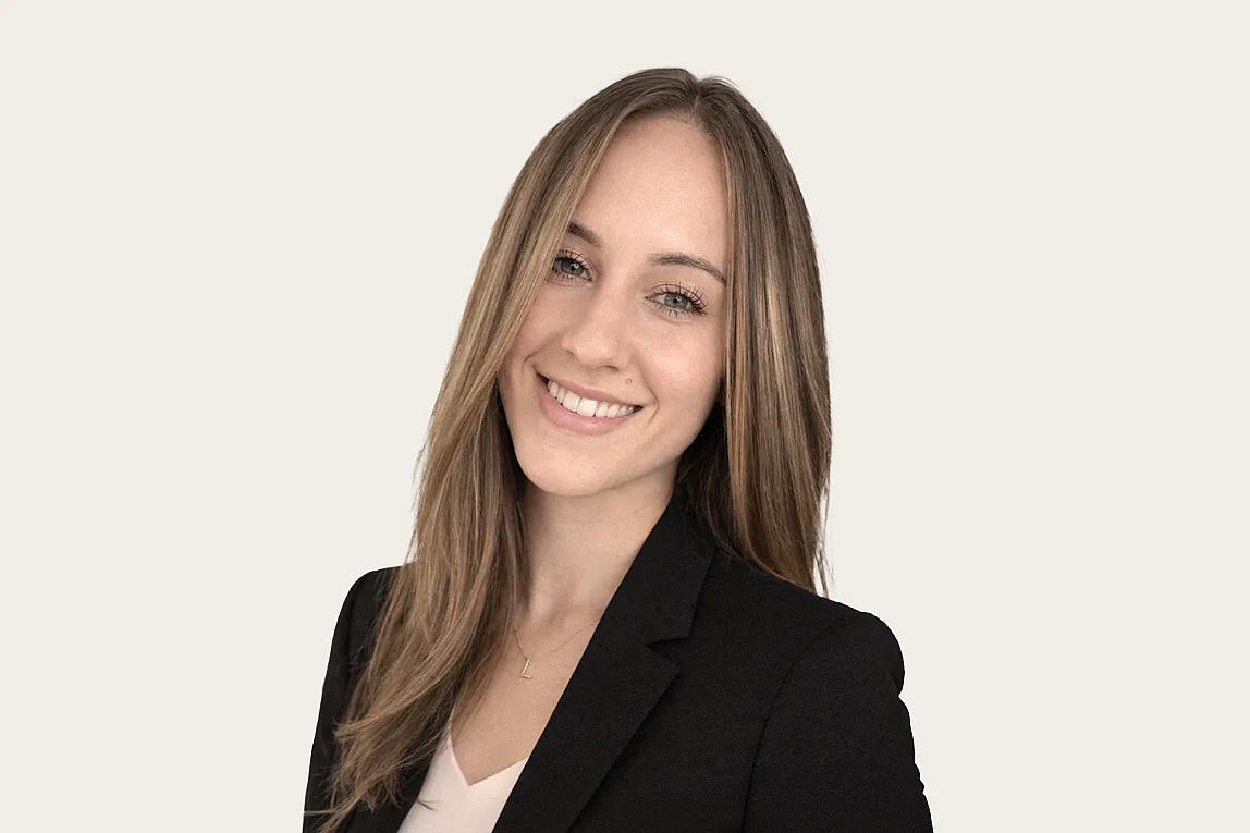 Portraitfoto der Hiscox Teamassistentin Laura Leysing